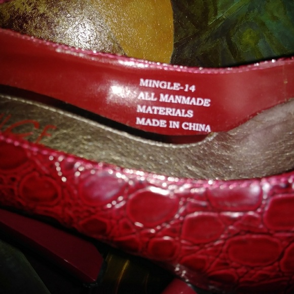 NEW RED 👠 HEELS - Picture 6 of 8